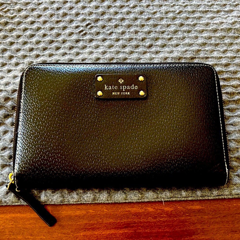 Black leather Kate Spade wallet